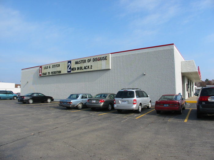 Plaza 1 & 2 Theatre - November 2002 Photo (newer photo)